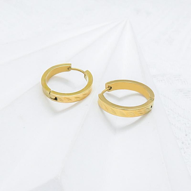 Fashionable Real Gold Electroplated Circle Earrings for Women's Simple Twisted Earrings Temperament High-end and Versatile Earrings