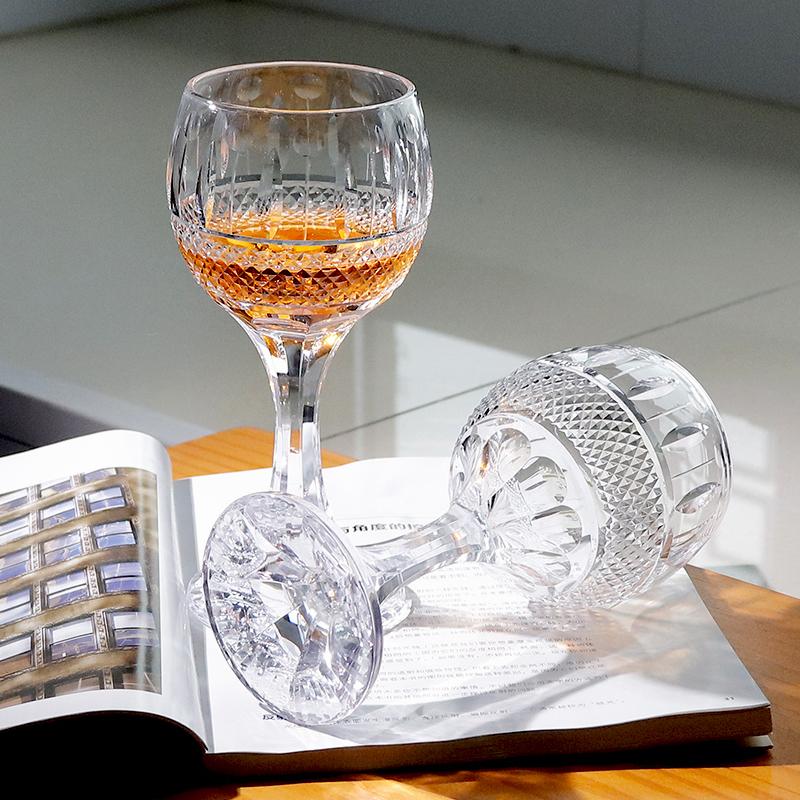 Stile Antico multi colore e cristallo di vetro tagliato a mano bicchieri da vino hock con stelo e base tagliati Decorazione Tavolo Bar di Casa
