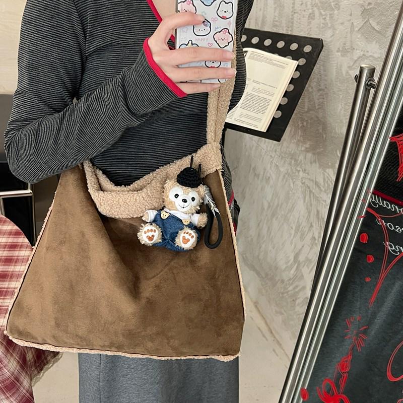 Retro Lambswool Spliced Shoulder Bag - Autumn/Winter Fashionable and Versatile