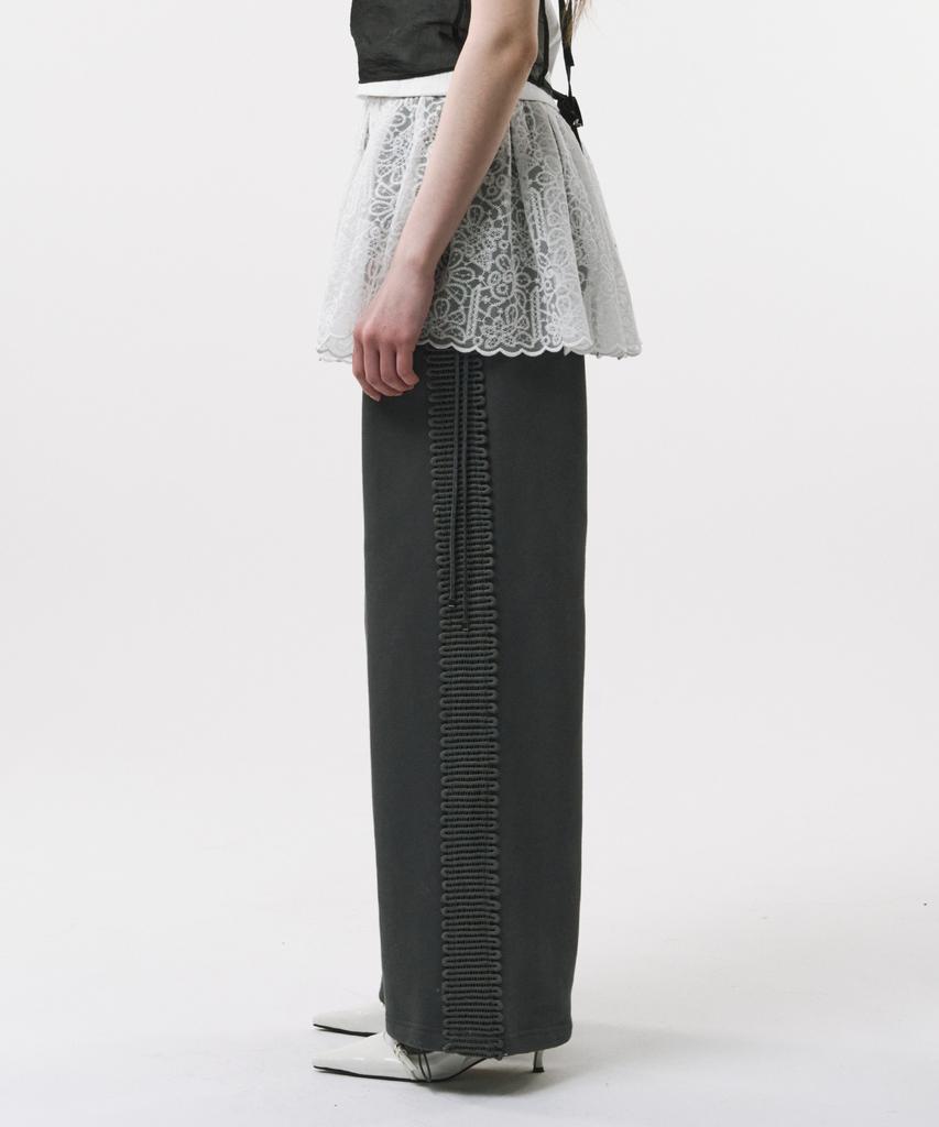 Podeowedeo Embroidered Pleated Skirt (Ivory)