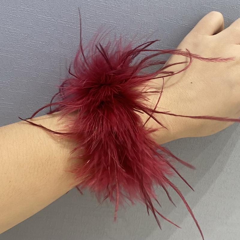 

Настоящие манжеты из страусиных перьев женские нарукавники на запястье меховые манжеты Роскошные пушистые перья перьевая манжета браслет на кнопках женские перьевые браслеты на ногу 2pcs