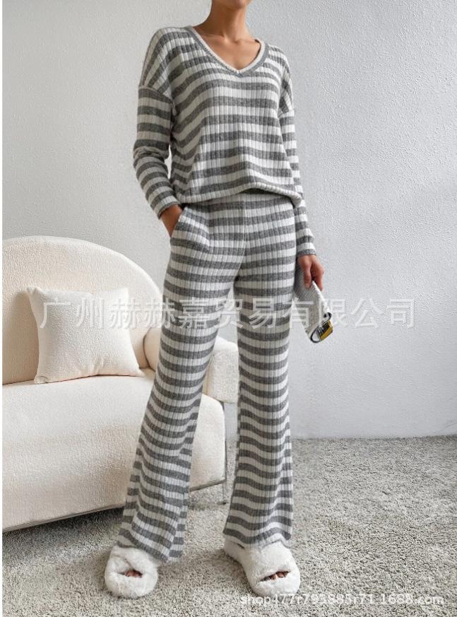 Cross-border Two-piece Set Women's 2025 Autumn New Fashion Casual Straight-leg Pants Temperament Loose V-neck Pit Strip Knitted Cover