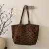 Retro Large-capacity Tote Bag Women's New Versatile Leopard Print Shoulder Bag College Student Class Commuter Bag