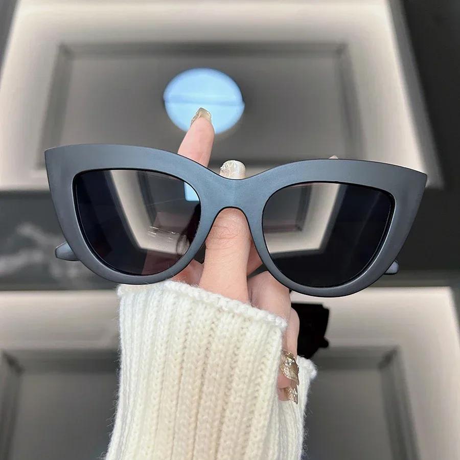 Retro Classic Square Sunglasses For Women Men Stylish Minimalist Female Male Fashion Glasses