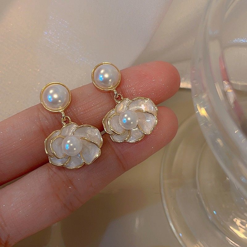Pinkdudu Vintage Zinc Alloy Stud Earrings White Floral Cute Plastics Gold Plated Elegant Earrings PD2225