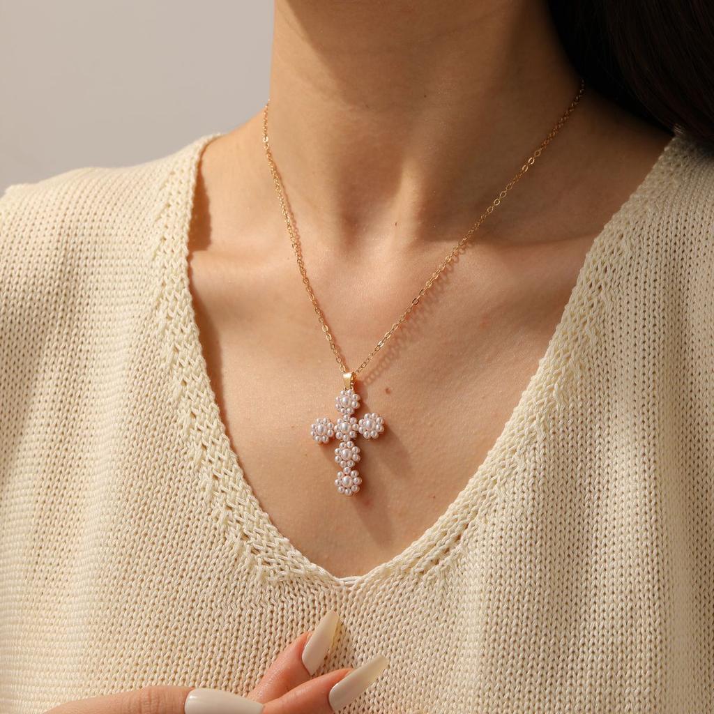Vintage cross necklace European and American French baroque pearl pendant niche high-end collarbone chain