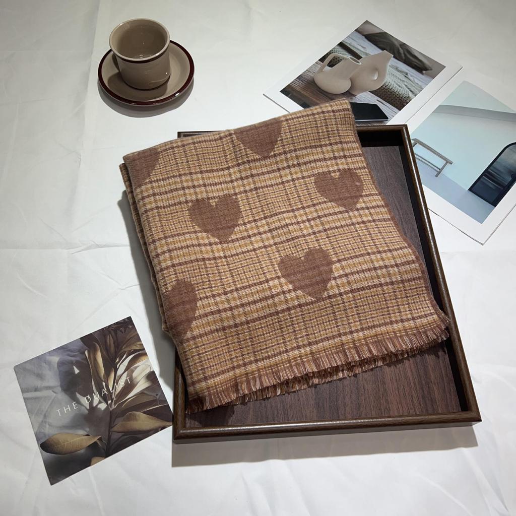 Women's Heart Plaid Cashmere-Feel Scarf: Thick, Warm, Versatile Shawl for Autumn & Winter