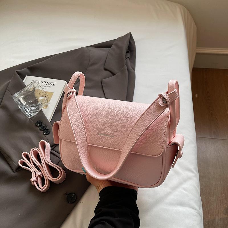 

Korean Style Small Square Crossbody Bag Spring Women Casual and Simple Shoulder Bag Fashiable and Versatile Commuting Bag рожевий