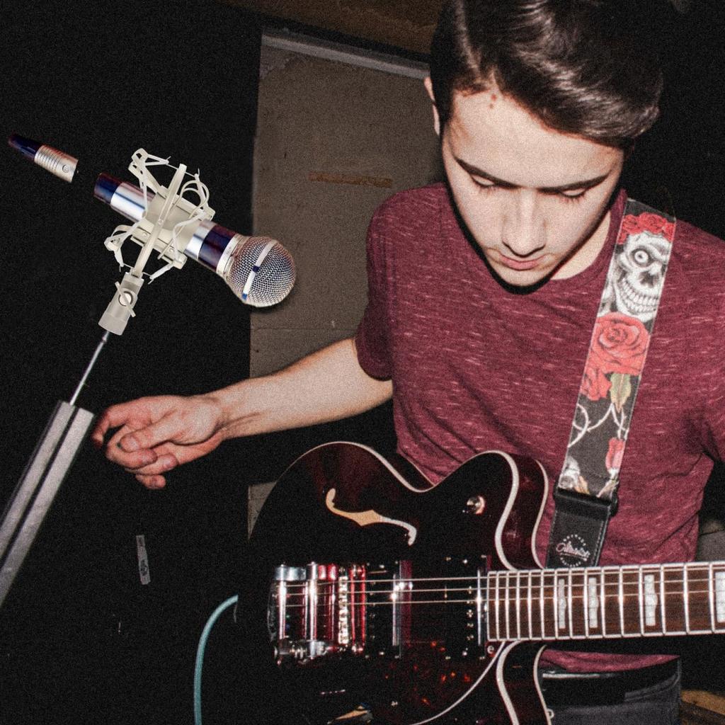 Toyvian Shock Mount Microphone Mic Holder Microphone Holder Metal Microphone Adjustable Removable PC Live Recording 1pc White Anti-Vibration