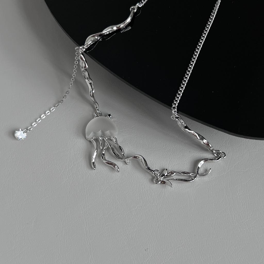 Fashion Design Floating Jellyfish Matte Crystal Earring Necklace Set Creativity Personality Female Acaleph Stud Earrings Jewelry