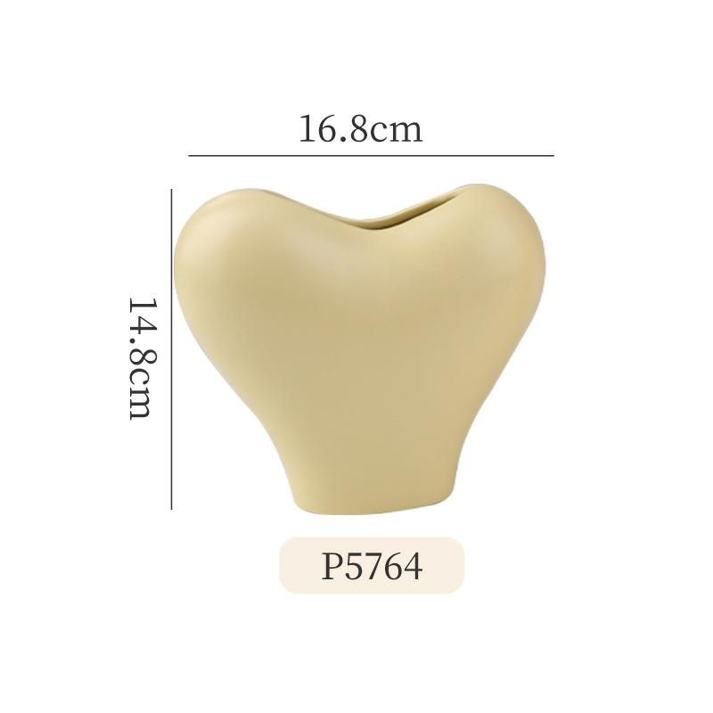European Heart Shaped Ceramic Vase Delicate Hydroponic Flower Arrangement Container Room Dining Table Love Vase Home Decoration