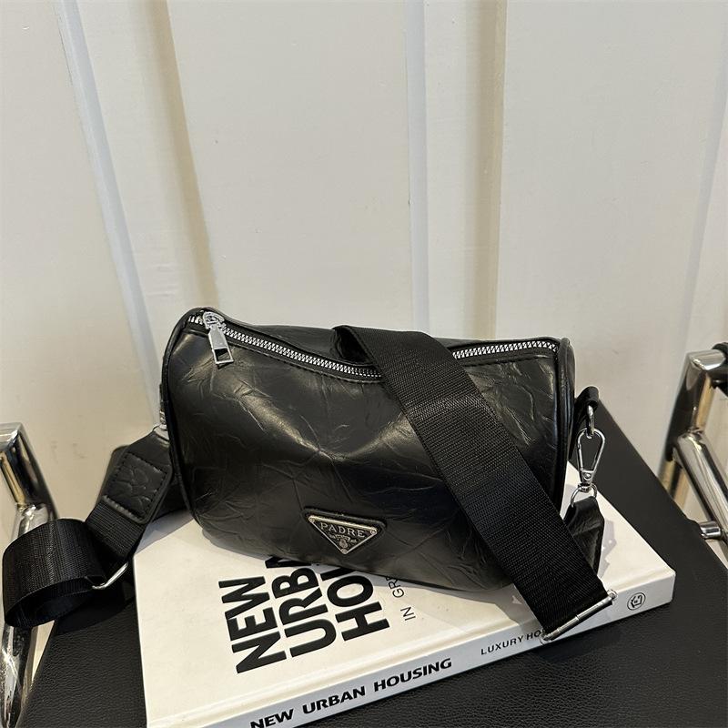 Textured Women's Bag 2024 New Pillow Bag Spring Women's Leisure Trend Messenger Bag Fashionable Textured Shoulder Bag