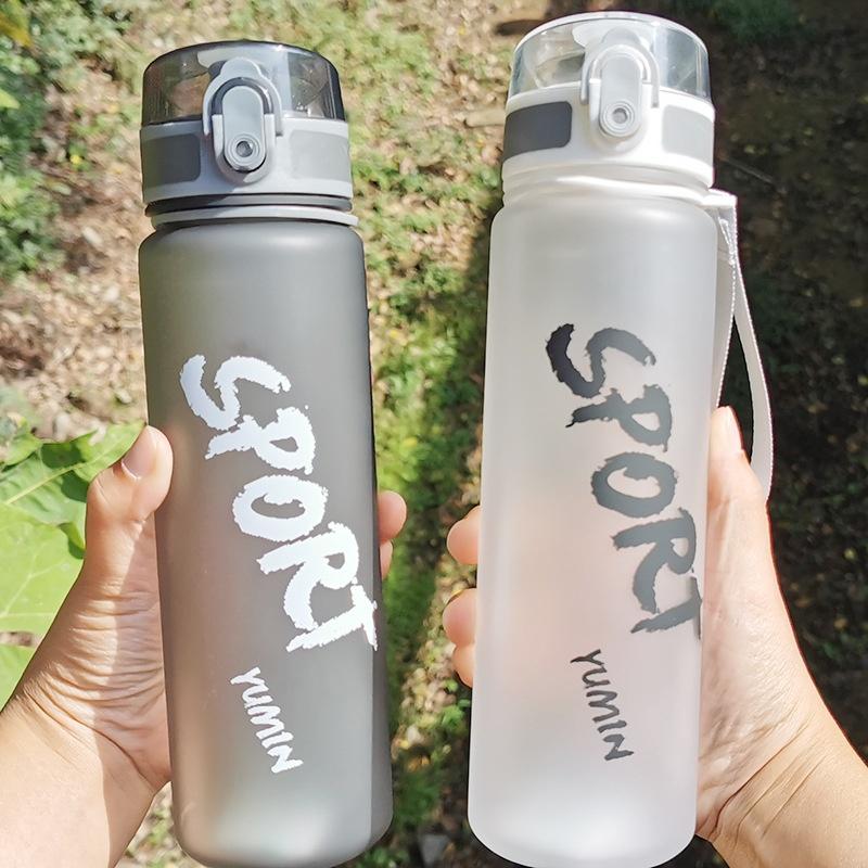 500ml Tragbarer Plastik-Teetasse für Männer Frauen Große Kapazität Outdoor Sport Weltraum Wasserbecher