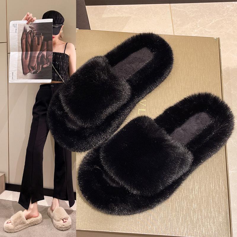 New 2024 Korean Style Plus Size Women's Thick Sole Fur Flip Flops for Outdoor Fashion.