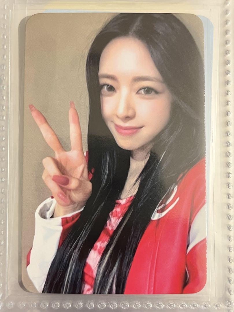 

[USED] ITZY Yuna Soundwave Lucky Doll Trading Card Cake Red Costume