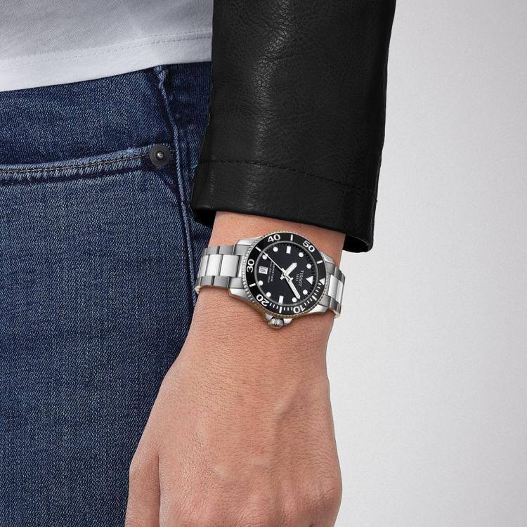 TISSOT Starfish Collection Quartz Movement 300 meter Water Resistance Women's Watch 36mm Black Dial T120.210.11.051.00