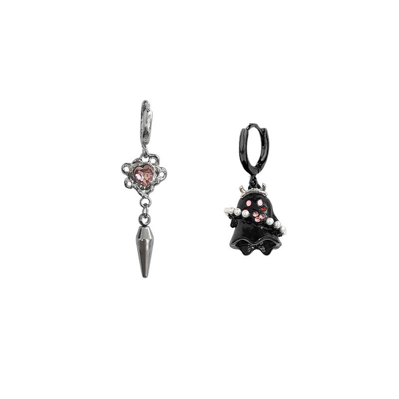 European and American Halloween Asymmetrical Heart and Pearl Ghost Earrings