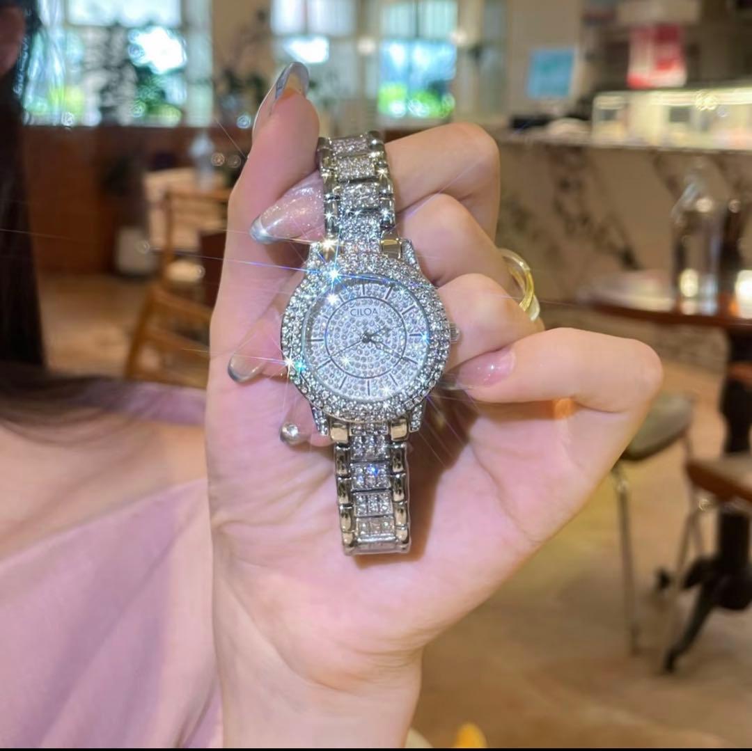 Серебряные часы, украшенные бриллиантами