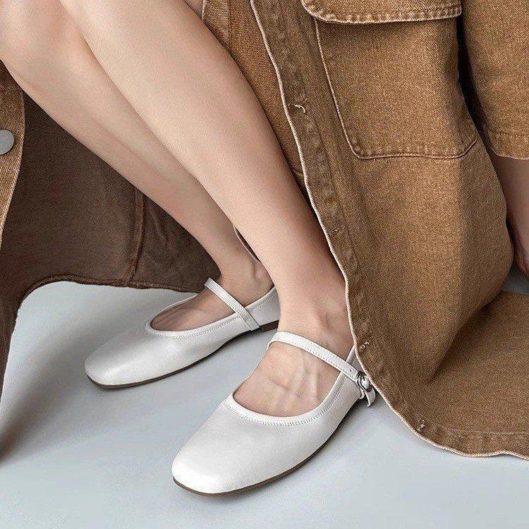 French Flat-soled Single Shoes Mary Jane Shoes 2025 Autumn New Fashion One-word Buckle with Square Head Shallow Mouth Grandma Shoes Women