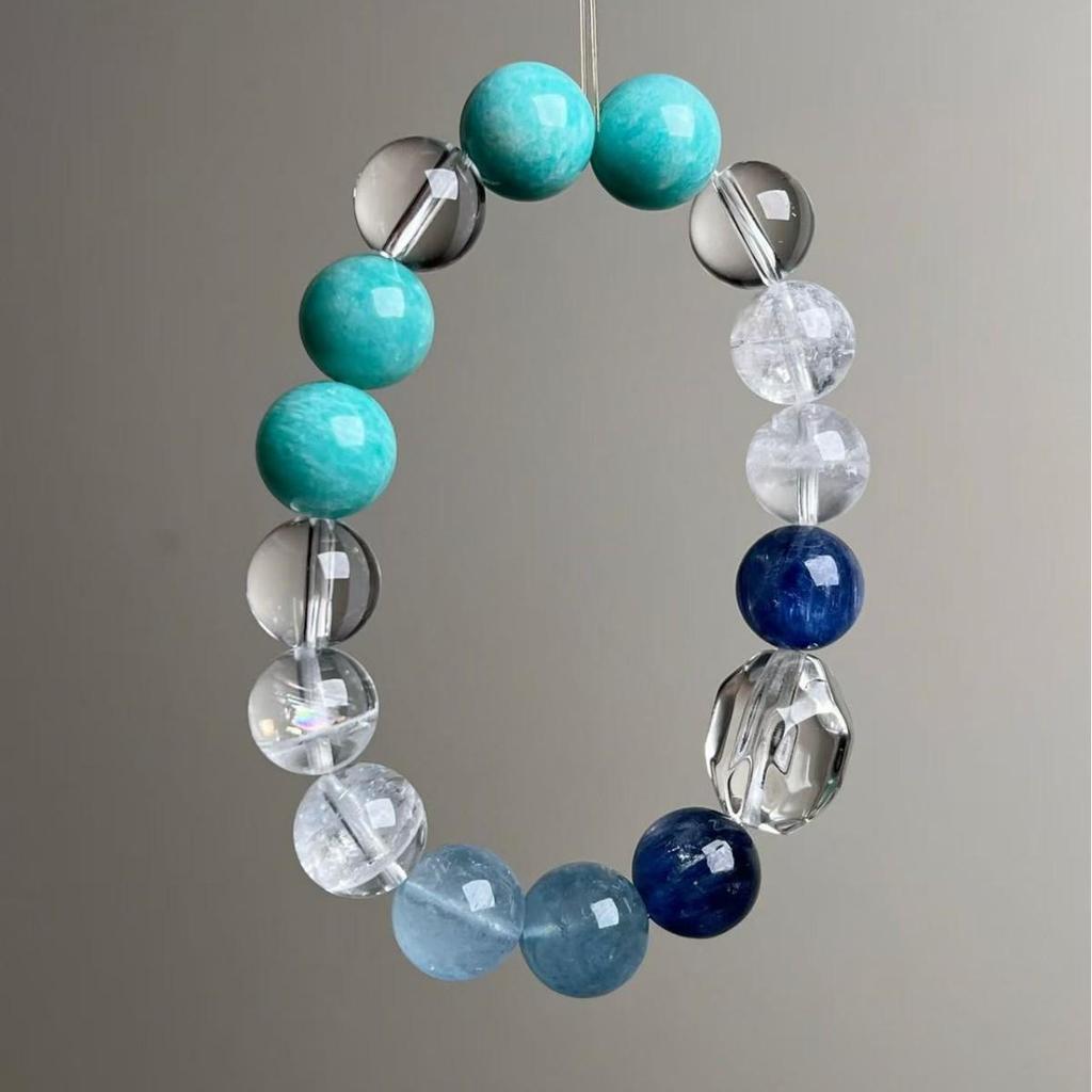 Aquamarine & White Crystal Bracelet: Elegant Women's High-End Fashion Accessory