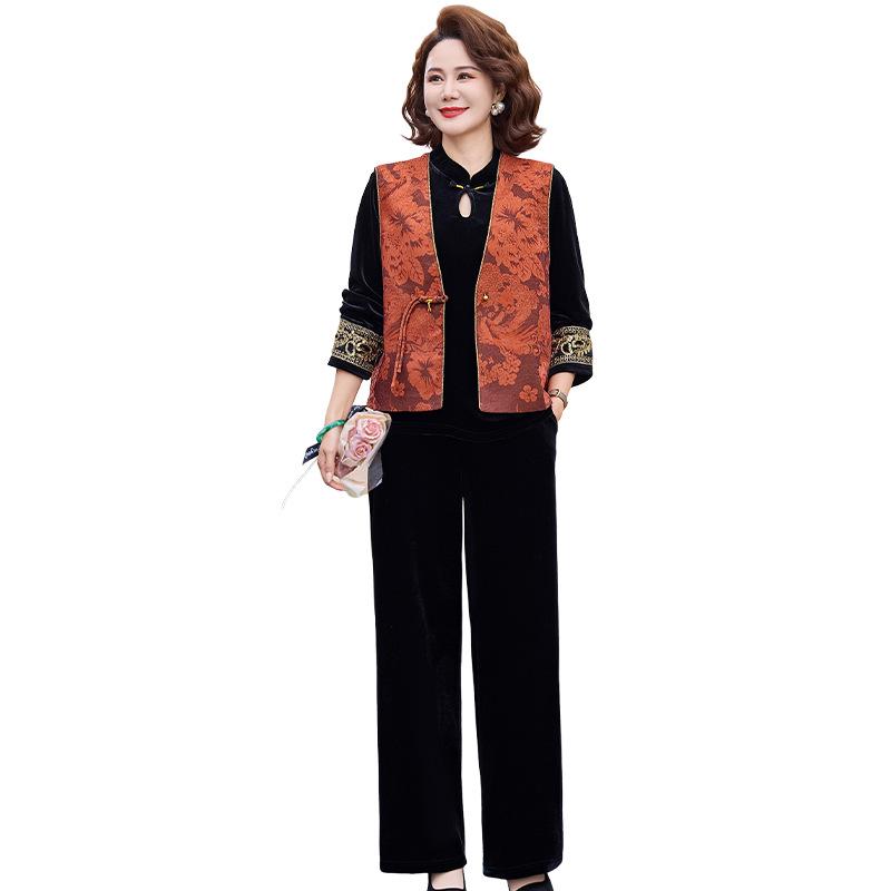 Elegant Spring/Autumn Retro Vest Suit: Middle-Aged Women's Chinese Style Golden Velvet Three-Piece Set