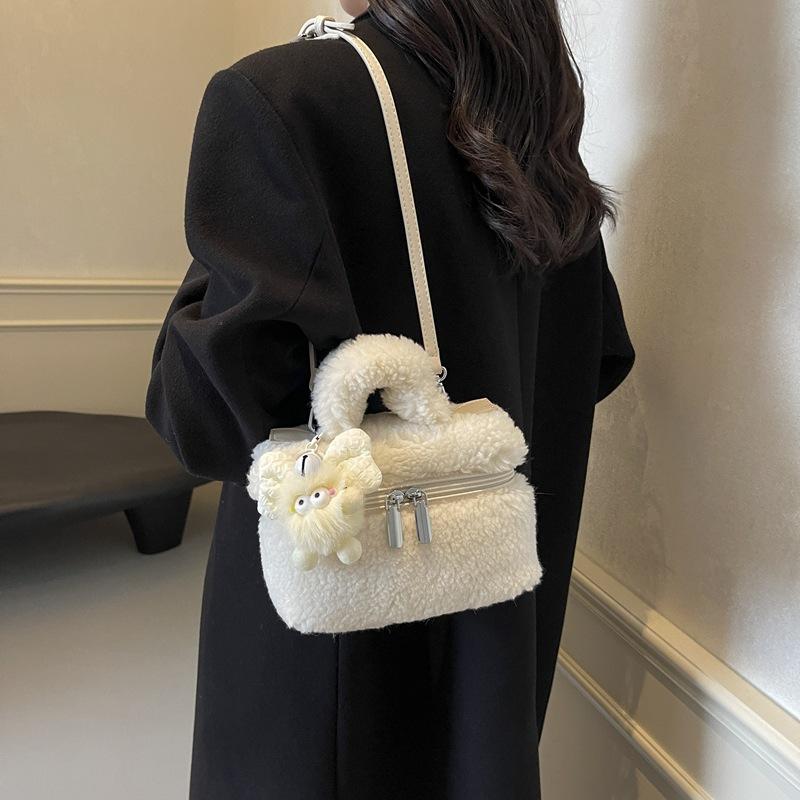 Fashion lamb plush square women's bucket bag new casual literary commuter women's shoulder crossbody bag