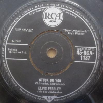 7-inch Plaat ELVIS PRESLEY THE JORDANAIRES Stuck On You 45RCA1187 RCA 1960 VK Rock Gebruikt