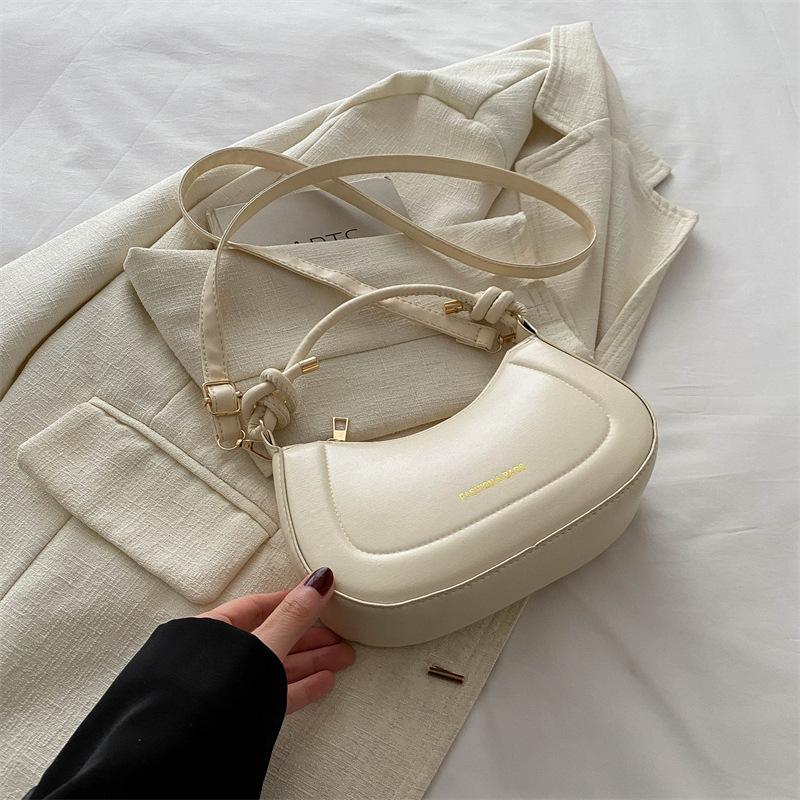 Solid color texture simple shoulder messenger bag women's 2025 spring new versatile ins casual bag foreign style women's bag