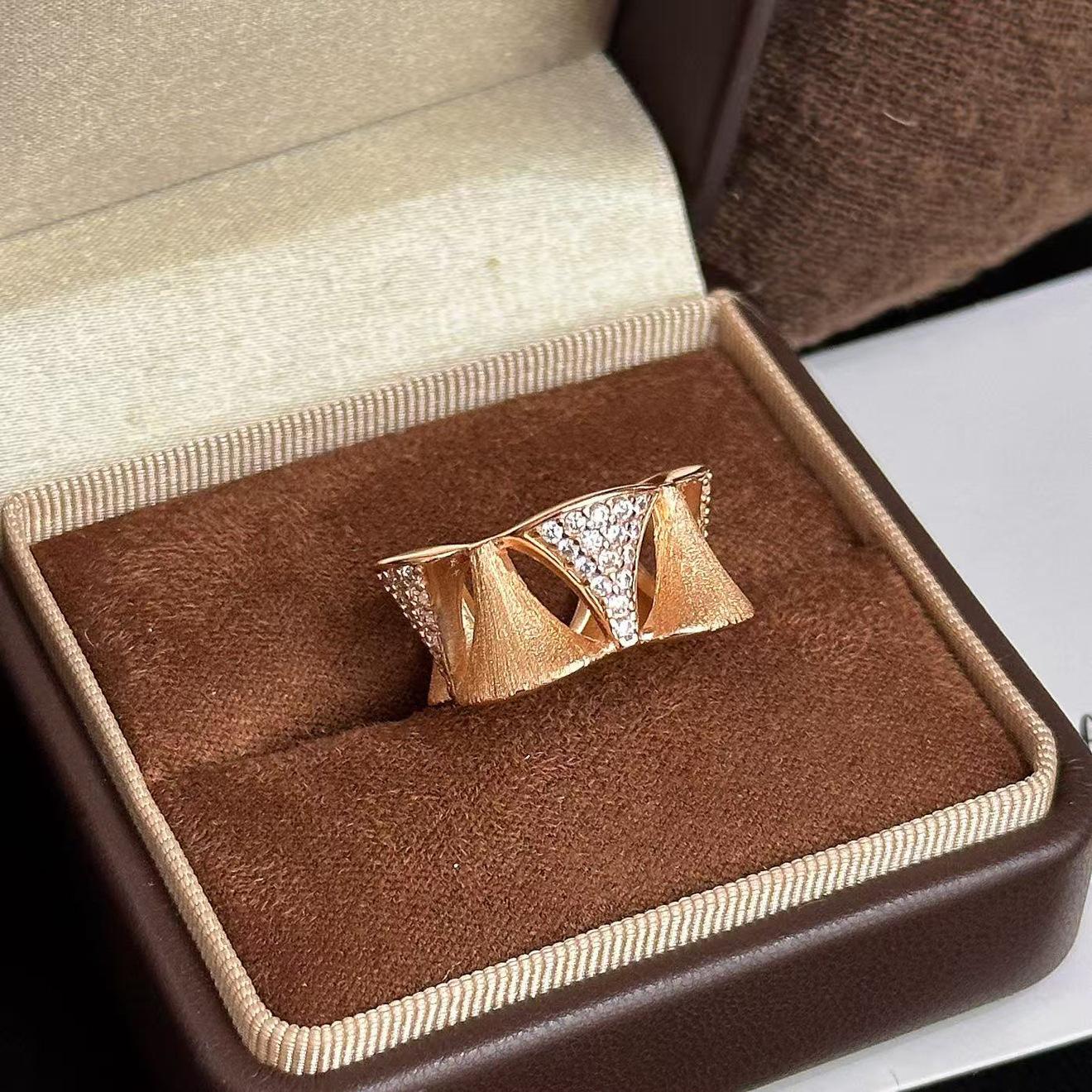 Xiaohongshu легкая роскошь матовый маленький вентилятор кольцо гинкго билоба французское средневековое элегантное высококлассное кольцо ювелирные изделия