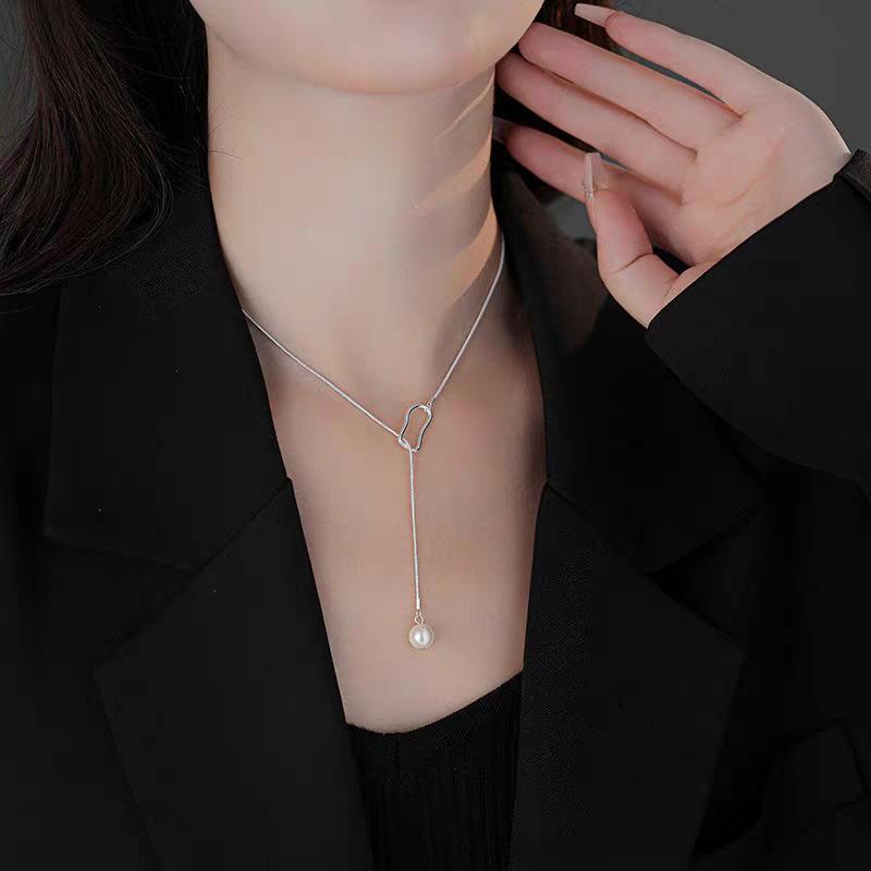 Pearl necklace women's niche light luxury design high-end fashion temperament collarbone chain neck chain sweater chain bead chain