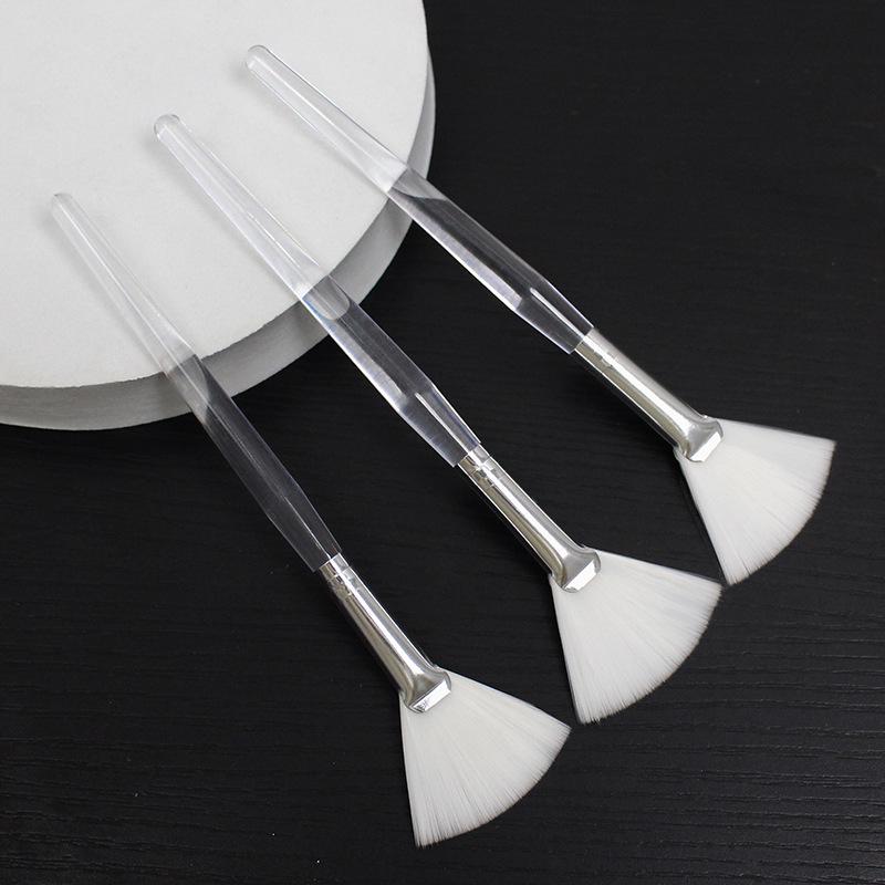 

Кисть веерообразной формы с фруктовыми кислотами для макияжа и масок