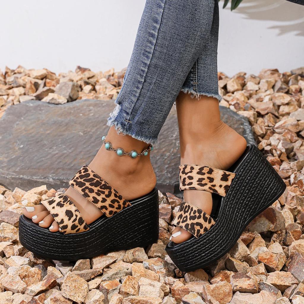 Fashion Women Leopard Slippers Summer Wedges Heels Beach Slippers Women Fashion Casual Platform Sandals Slides Women Zapatos De Mujer