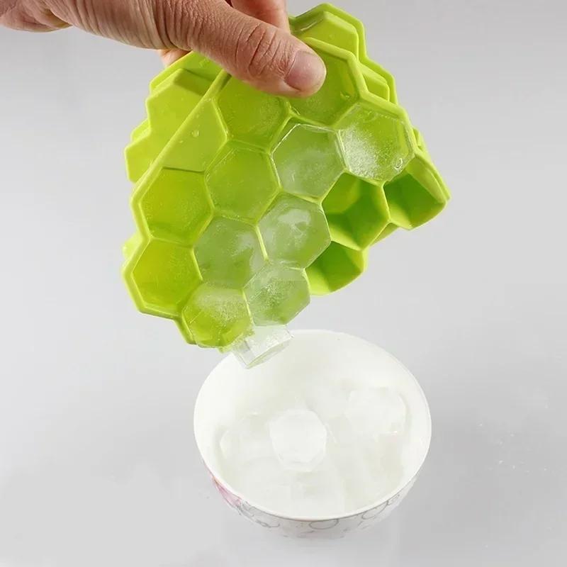 2025 New Random Color Kitchen Household Honeycomb Shape Ice Mold Tray Silicone Ice Cube Maker Molds Ice Cream Gadgets Supply