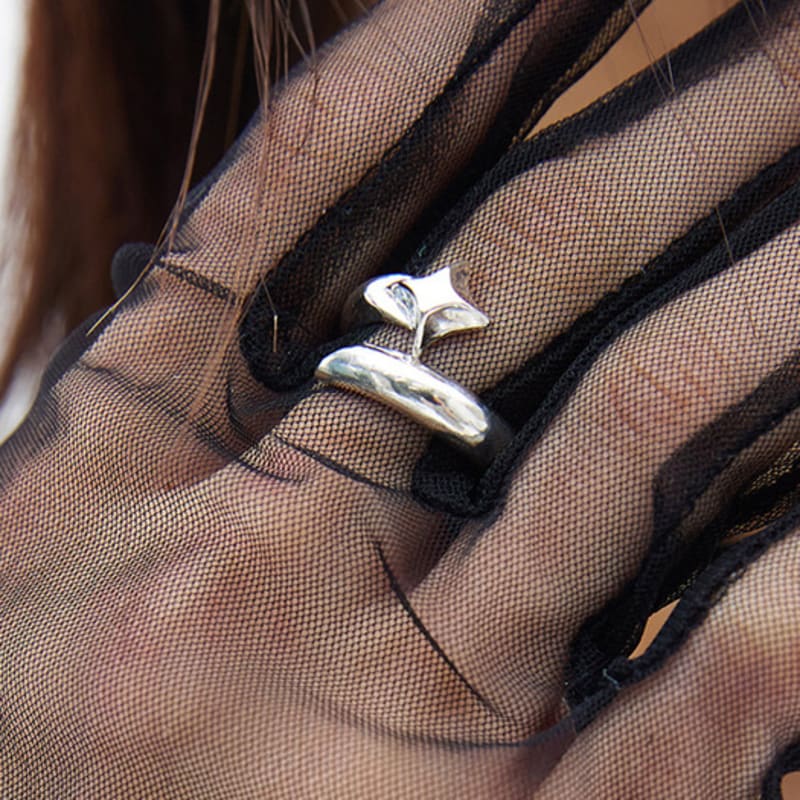 

NIMBUS SHINE STAR TWIST RING 14