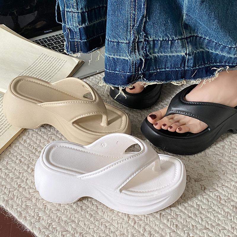 Cool Sandals Summer 2025 New Style Flip Flops Women's EVA Thick Sole Fashionable Slope Heel Height Increasing Beach