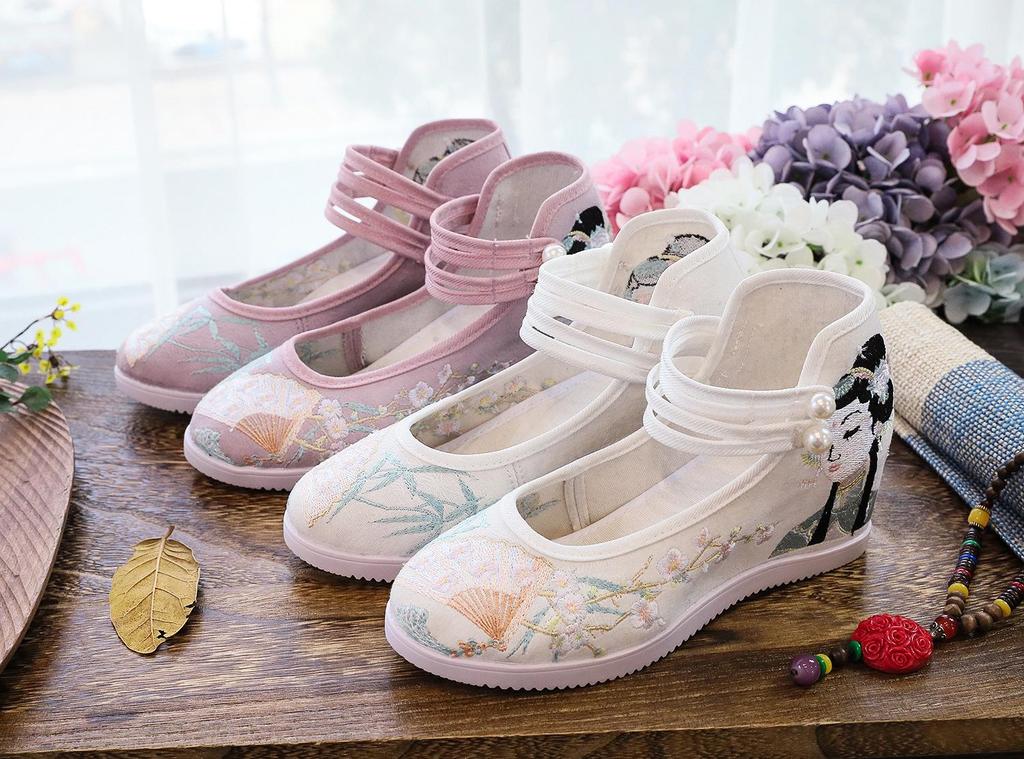 Bestickte Hanfu High Heels & Ballerinas: Traditionelle Sommerschuhe für Damen