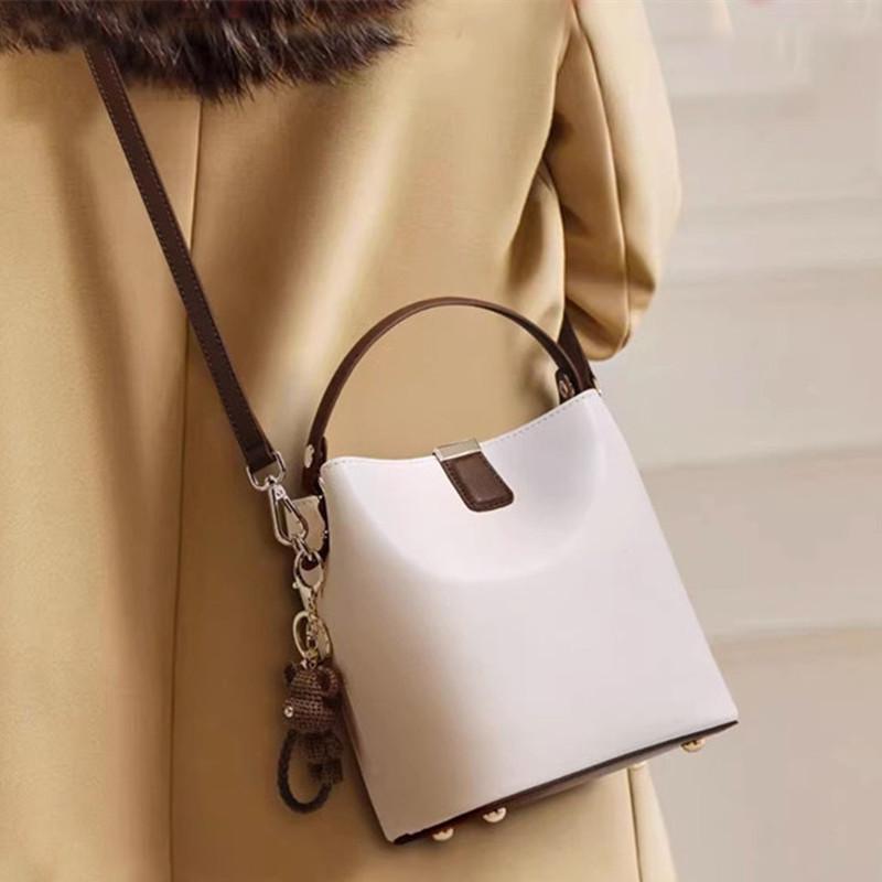 This Year, High-end Crossbody Bags, Commuter Bucket Bags and Summer Fashionable Single-shoulder Hand-carry Women's Bags Are In Vogue