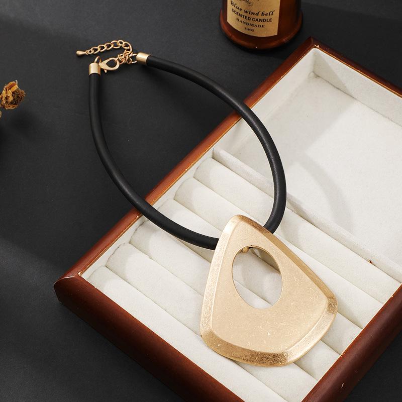 Clavicle chain women trend fashion geometric hollow personality versatile necklace jewelry Europe and America