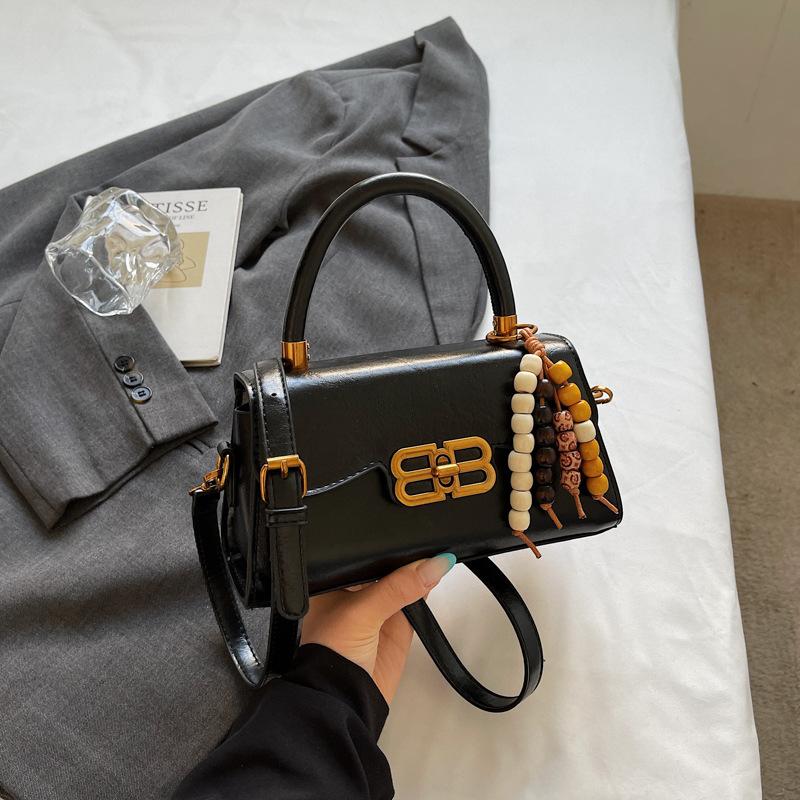 Portable shoulder messenger bag women s bag fashion winter high value commuter fashion handbag