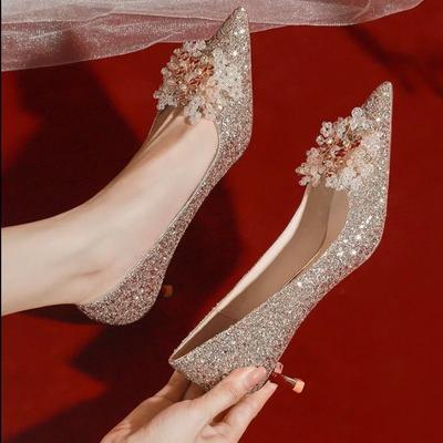 Altın Düğün Ayakkabıları Düğün Gelin Ayakkabıları Nedime Kristal Ayakkabıları Ünlü Stiletto Kadın Ayakkabıları Kadınlar İçin Yüksek Topuklu Ayakkabılar
