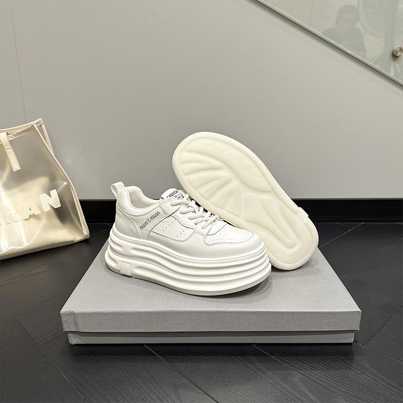 2025 autumn new low-top thick-soled white shoes women's inner height increase Korean version lace-up suction mold bottom leather casual shoes women