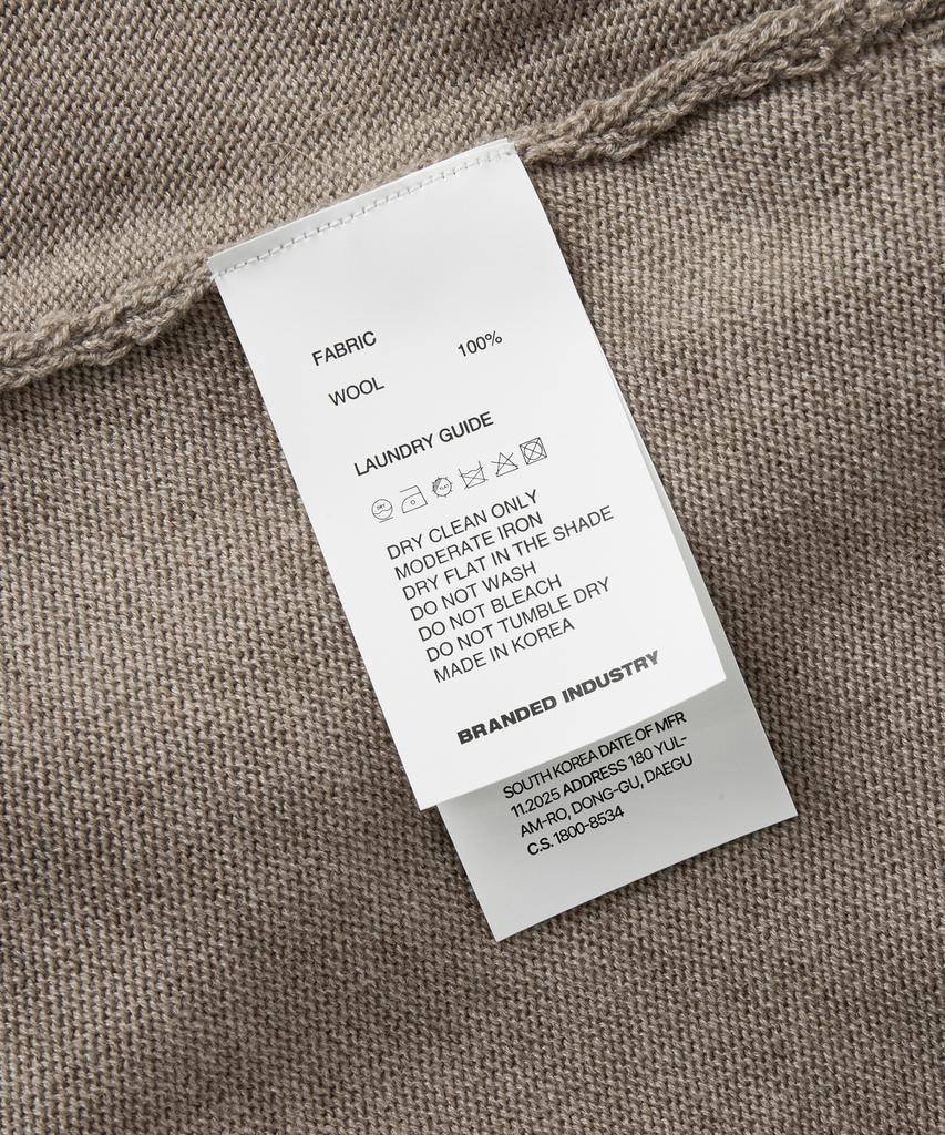 Beulaendideu [Superior] Cloud Superfine V-Neck Knit [Sand Beige]