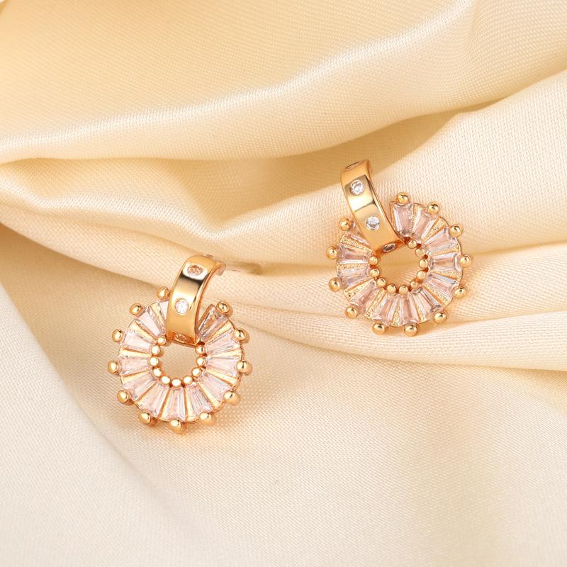 Douyin Explosive Xiaoxiangfeng Seiko Full Diamond Luxury Wind Ring Earrings Raw Retro Earrings
