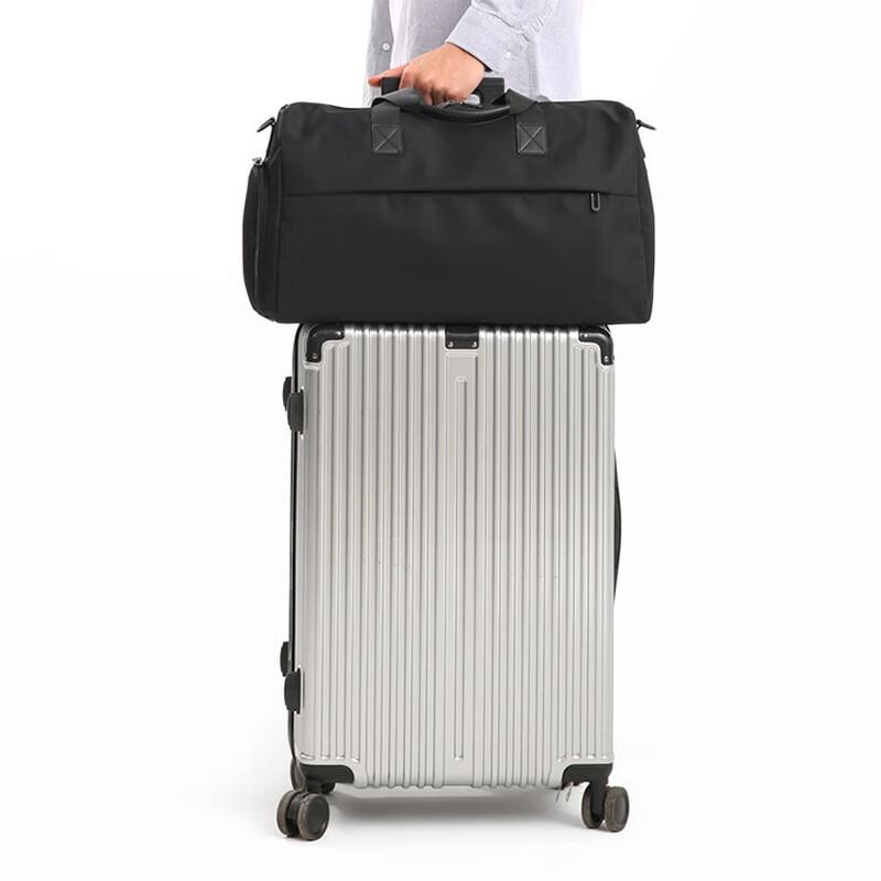 WEZHO Large Capacity Fitness Travel Duffle Bag