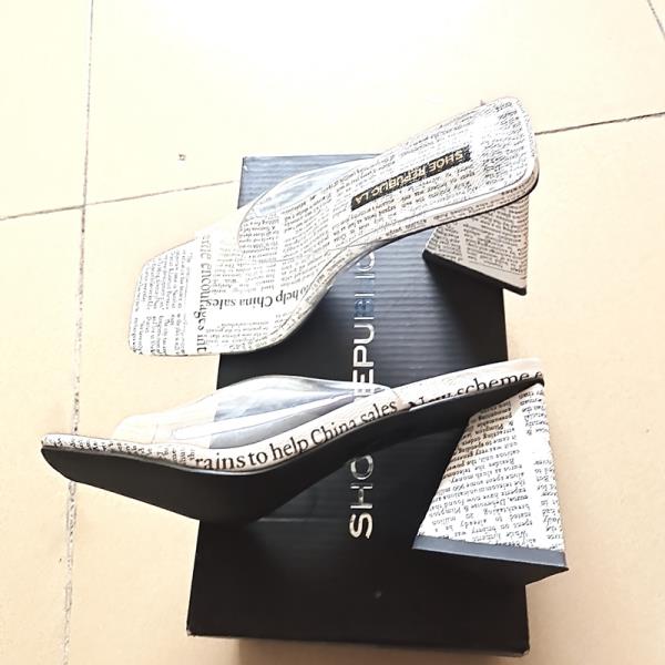 

Модные тапочки Женская летняя обувь Прозрачный каблук Каблуки Мюли Шлепанцы Резиновые шлепанцы Мягкие Высокие Гавайские Повседневные Досуг Резиновые Шлепанцы 35