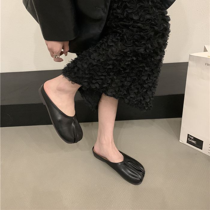 Lazy Bag Head Half Slippers Women's Spring and Summer Wear 2025 Flat-bottomed Soft-soled French Sandals Retro Grandma Shoes One Pedal