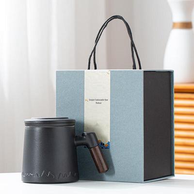 ZISIZ Ceramic Mug with Lid