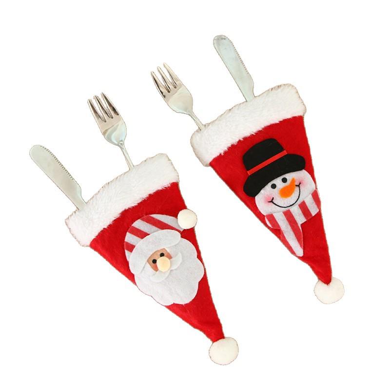 Christmas Cartoon Applique Cutlery Pockets – Non-Woven Fabric Knife and Fork Sleeves with Small Hat Design.
