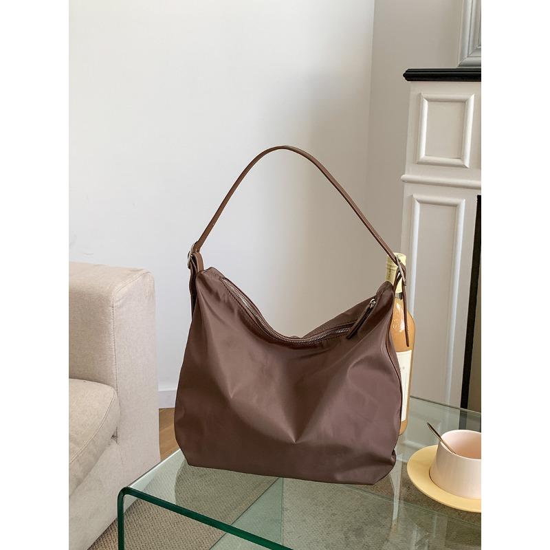 New Shoulder Bag Large Capacity Niche Design Sense College Student Tote Bag Class Commute Leisure Nylon Bag