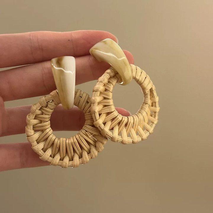 Retro Ethnic Bell Tassel Earrings: Exquisite, Fashionable Dangle Design with Light Luxury Appeal.